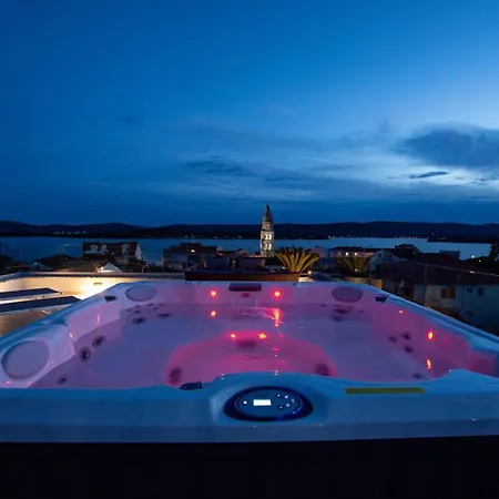 شقة 3 Stella Deluxe With A Heated Swimming Pool, Jacuzzi, Sauna And Bbq *