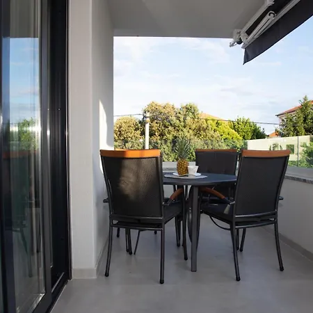 3 Stella Deluxe With A Heated Swimming Pool, Jacuzzi, Sauna And Bbq *